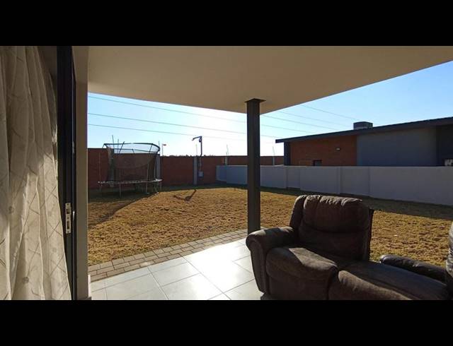 4 BEDROOM HOUSE FOR SALE IN ROOIHUISKRAAL